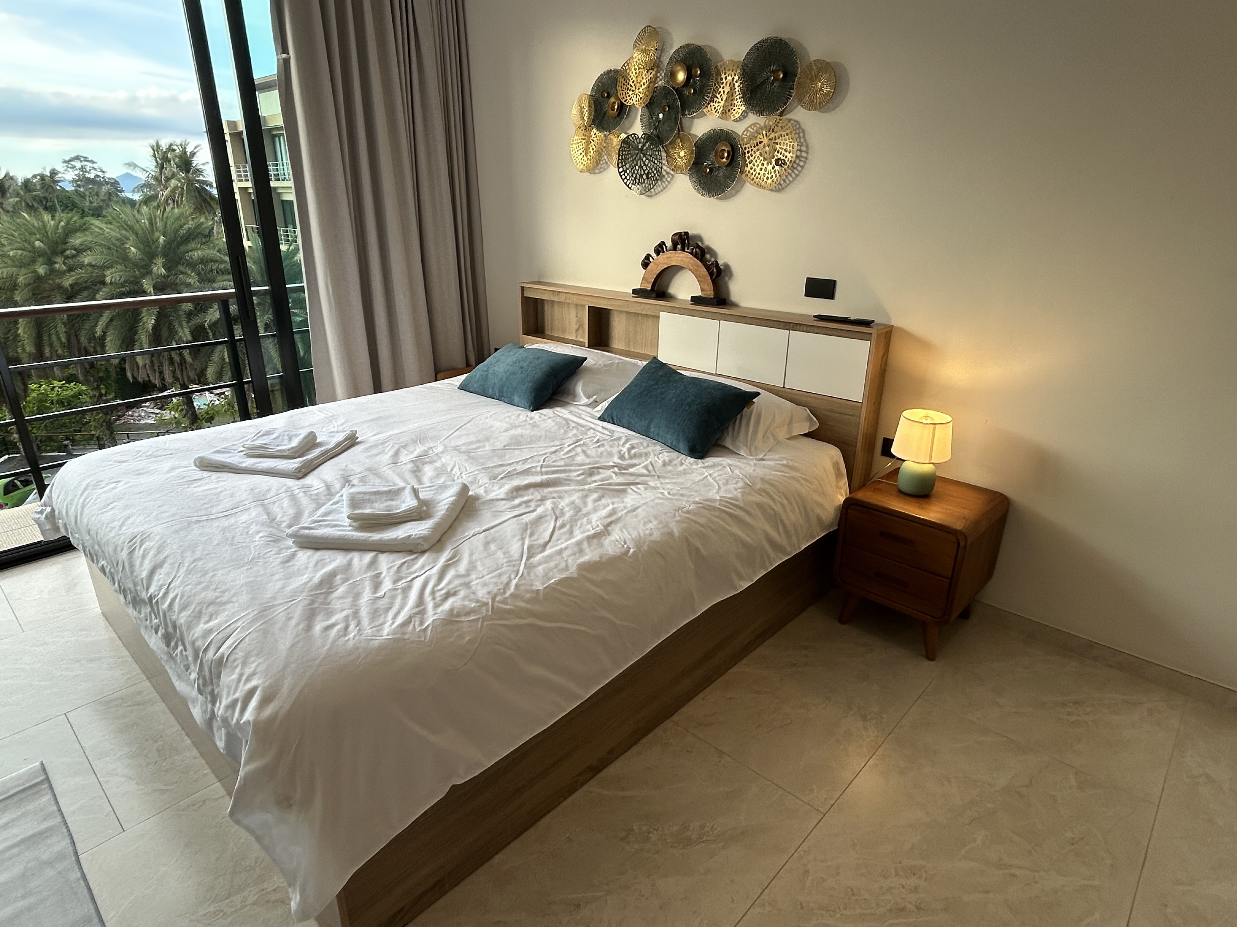 Live in Koh Samui, in a fully renoved condo at Avanta
